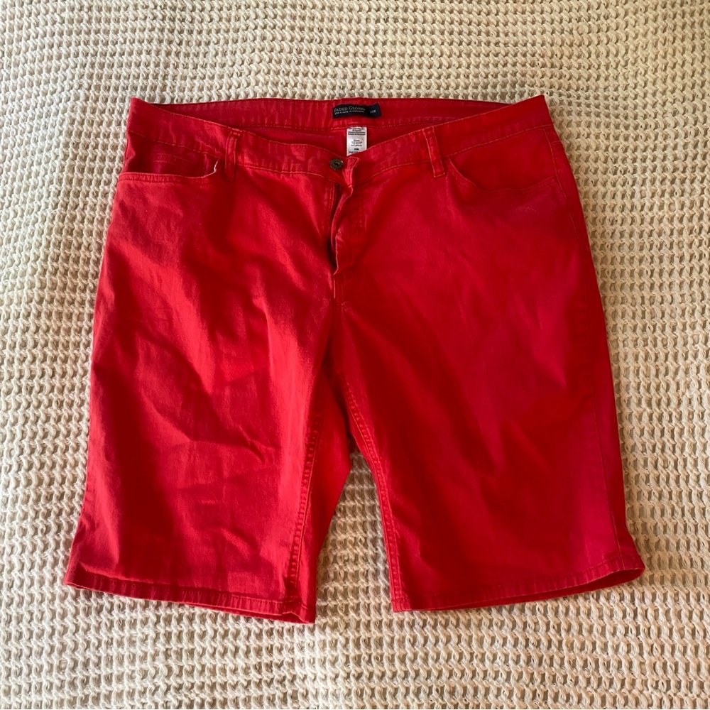 Faded Glory Red Womem’s Flat Front Bermuda Shorts 22W